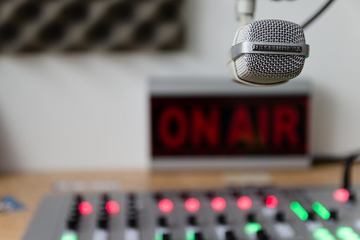audio-3153963__340